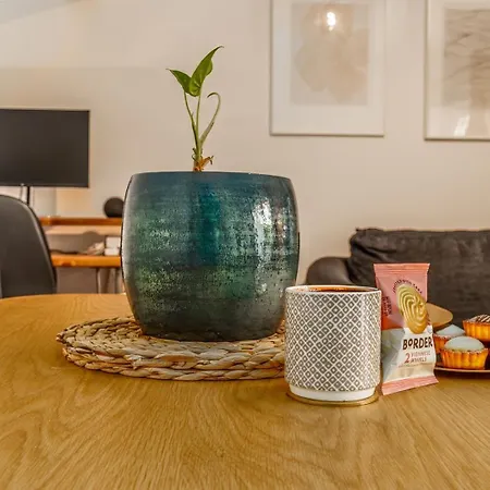 City Center Home With Patio, Workspace And Parking 別荘